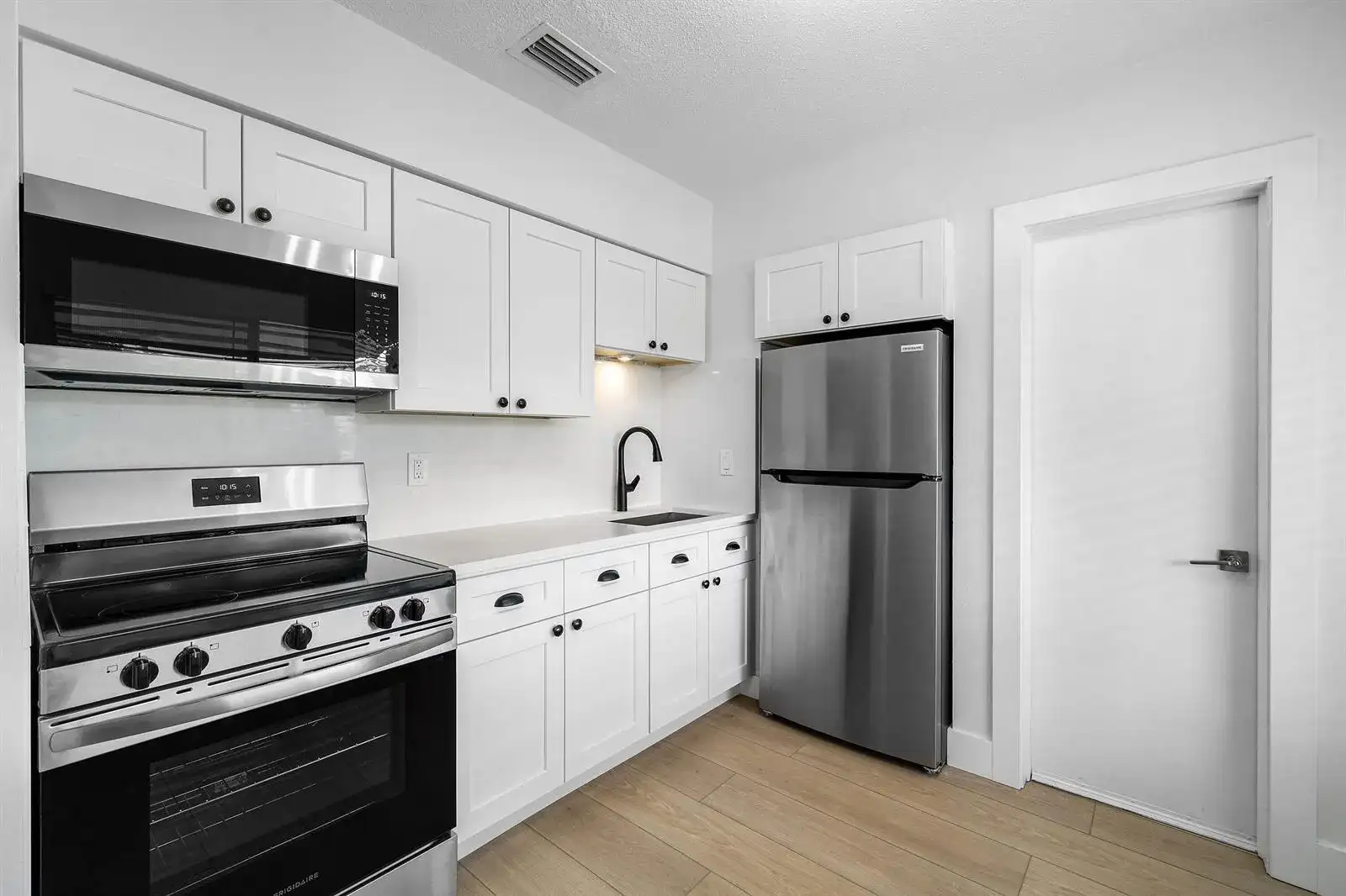 196 NE 28th Street, Boca Raton FL 33431 photo 3