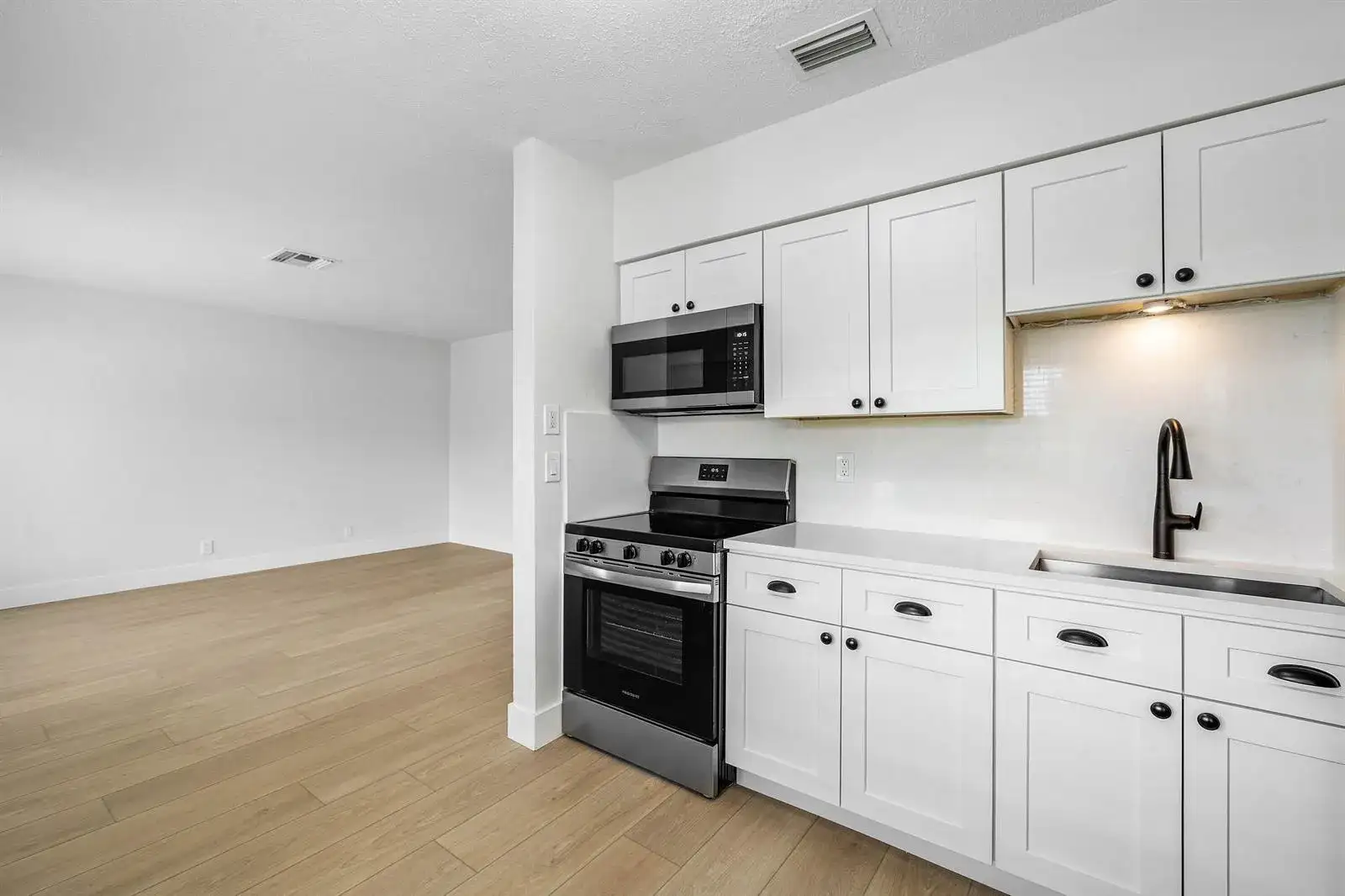 196 NE 28th Street, Boca Raton FL 33431 photo 5
