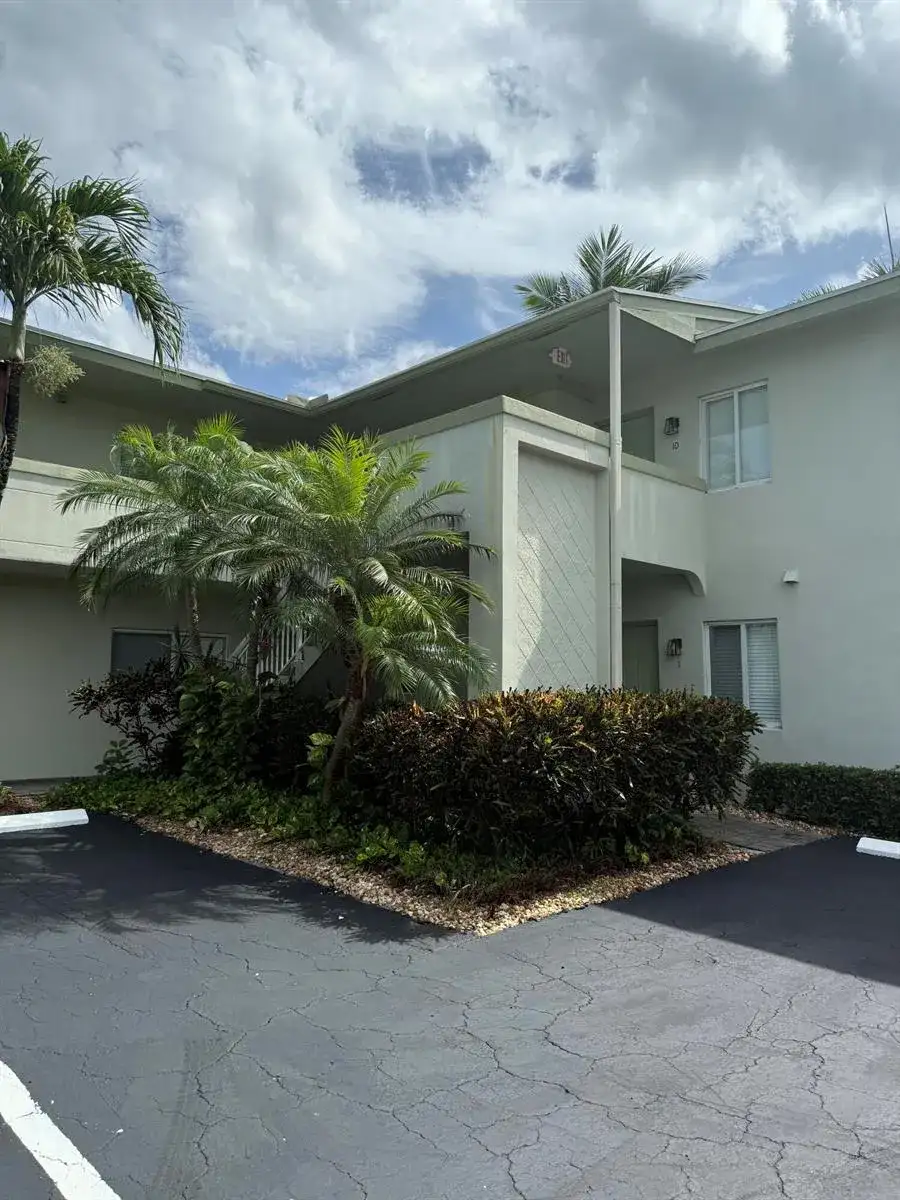 578 NE 20th Street # 10e, Wilton Manors FL 33305 photo 2