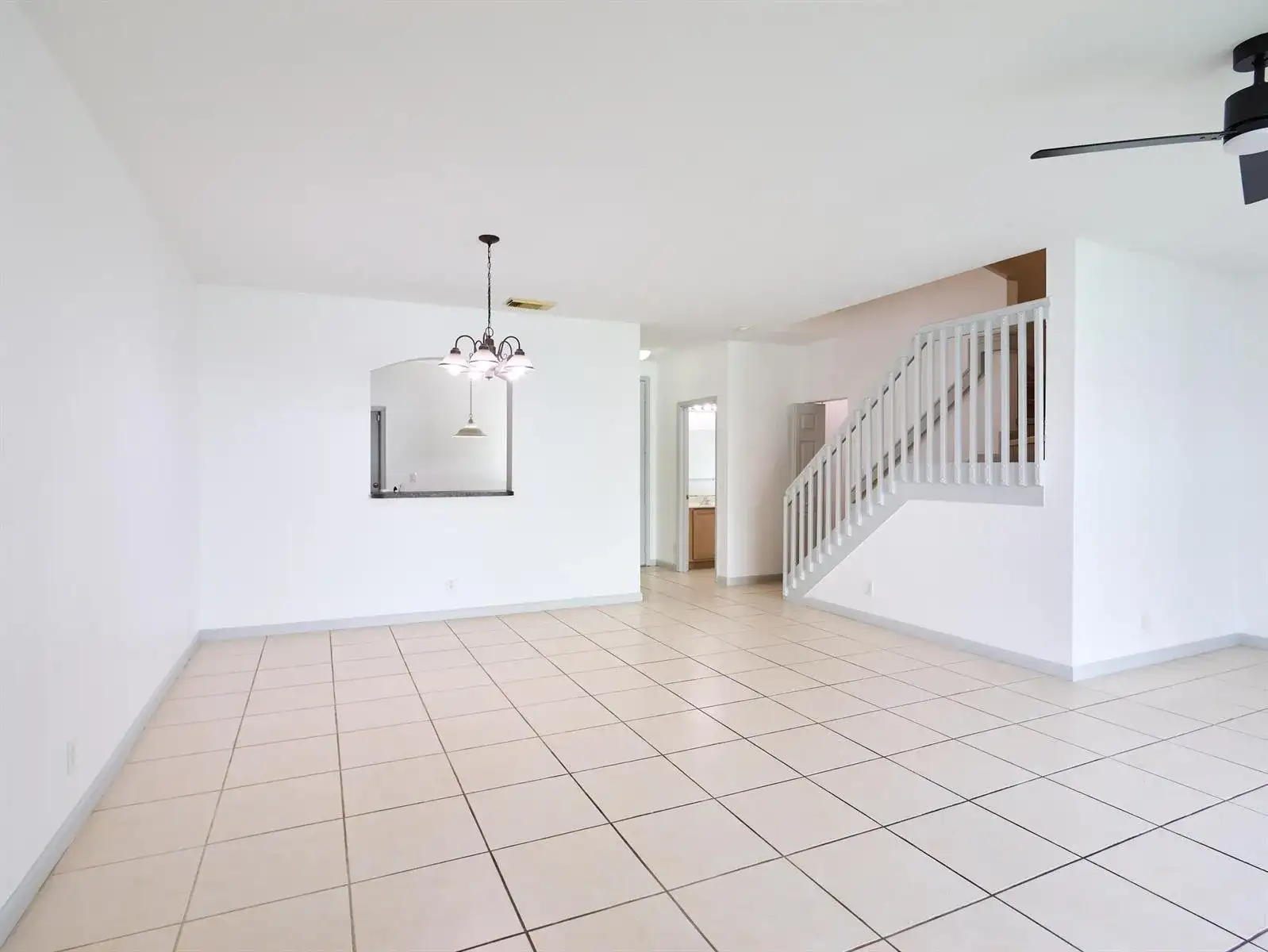 2052 Oakhurst Way, Riviera Beach FL 33404 photo 3