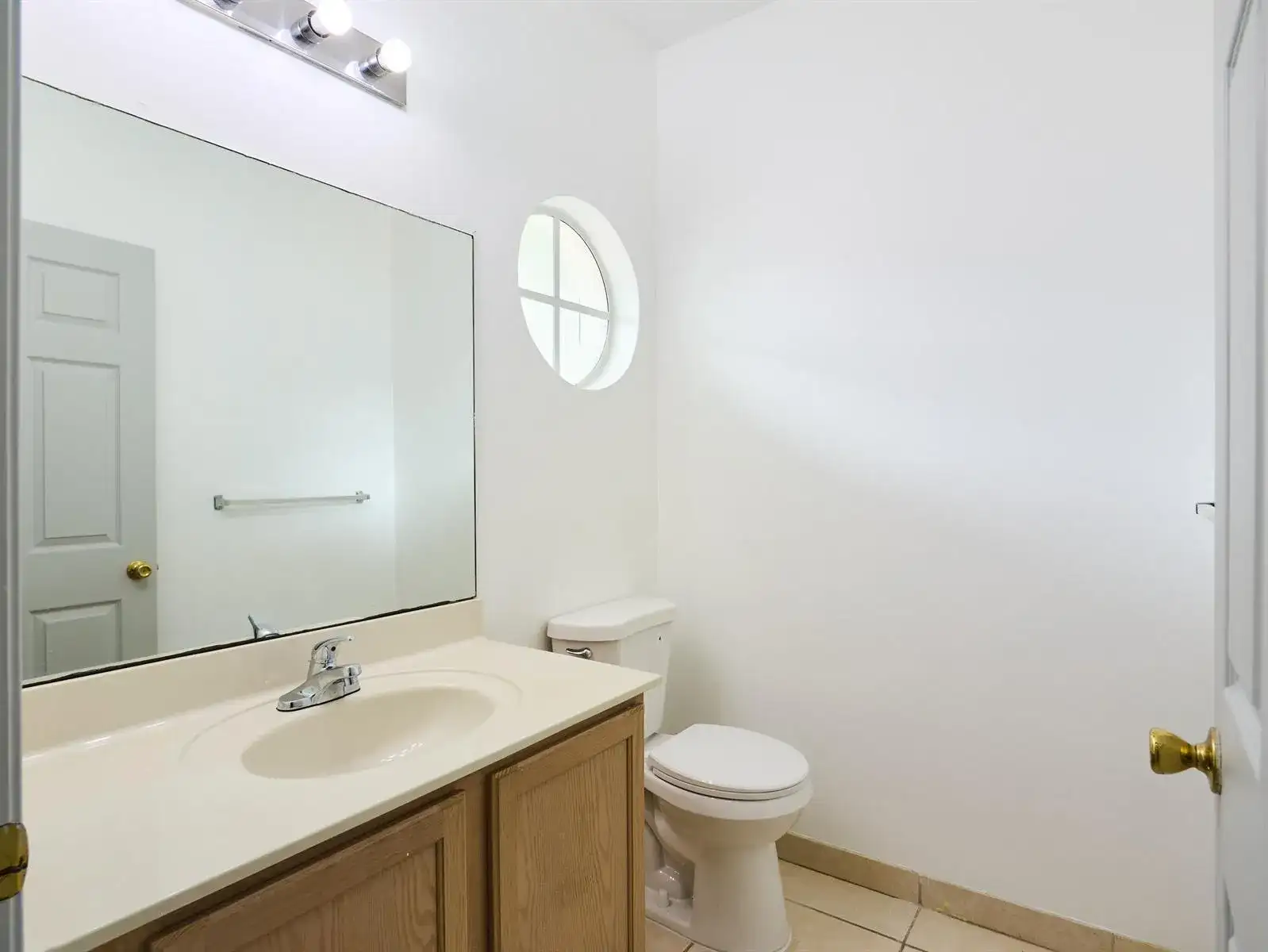 2052 Oakhurst Way, Riviera Beach FL 33404 photo 5