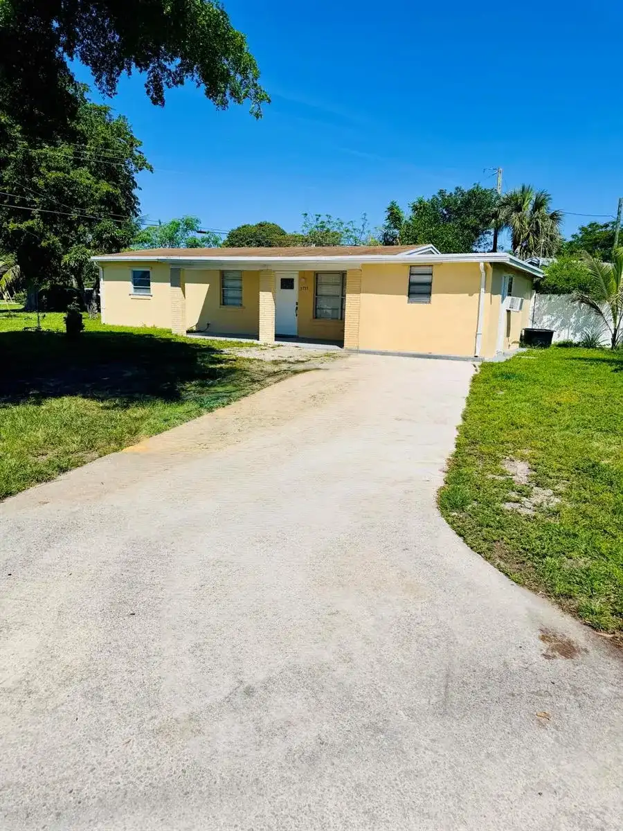 5755 Winfield Boulevard, Margate FL 33063