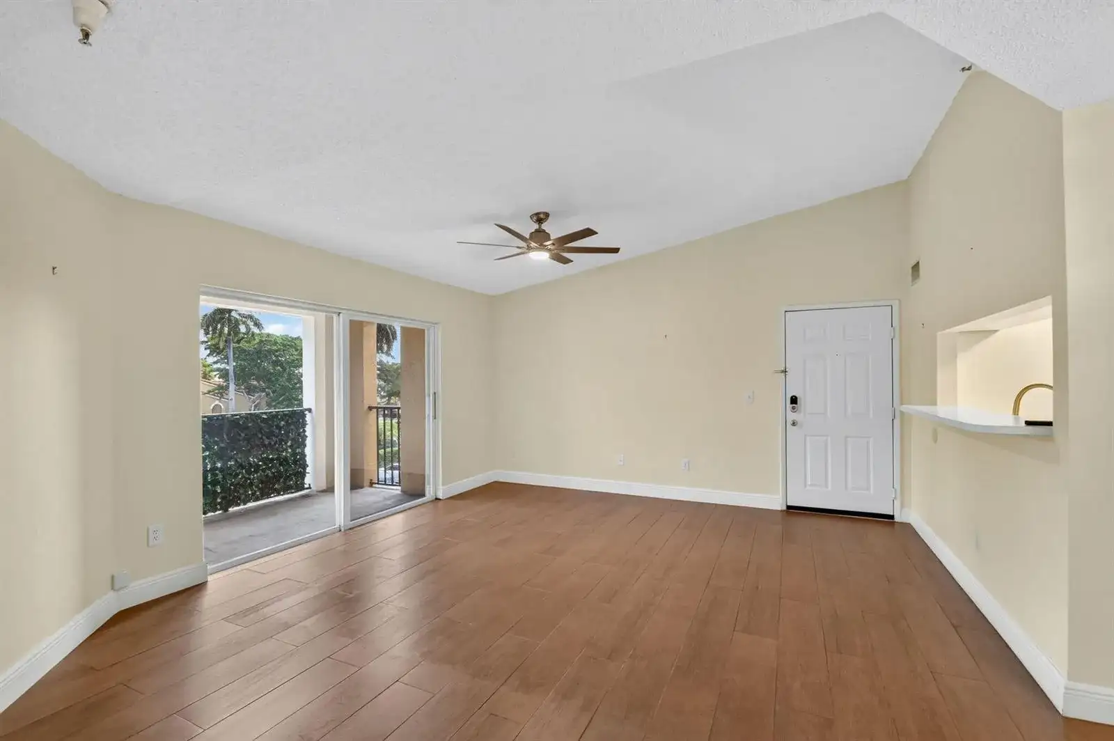 123 Yacht Club Way # 307, Hypoluxo FL 33462 photo 5