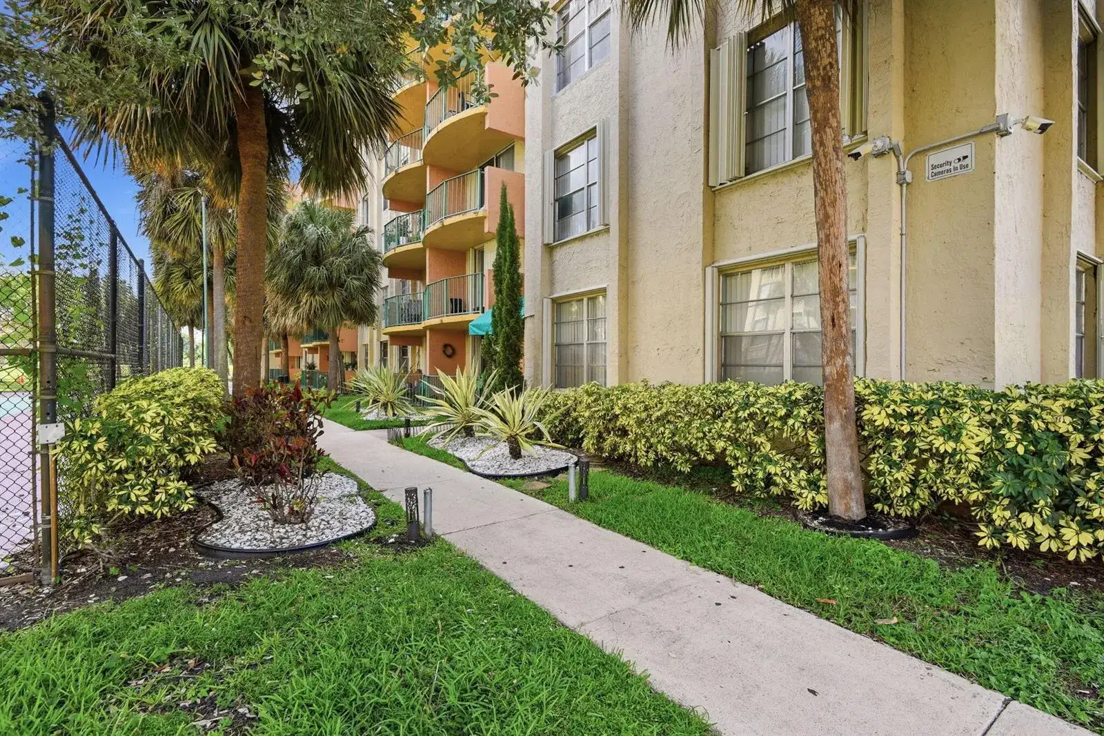 9360 Fontainebleau Boulevard Apt 310, Miami FL 33172 photo 3