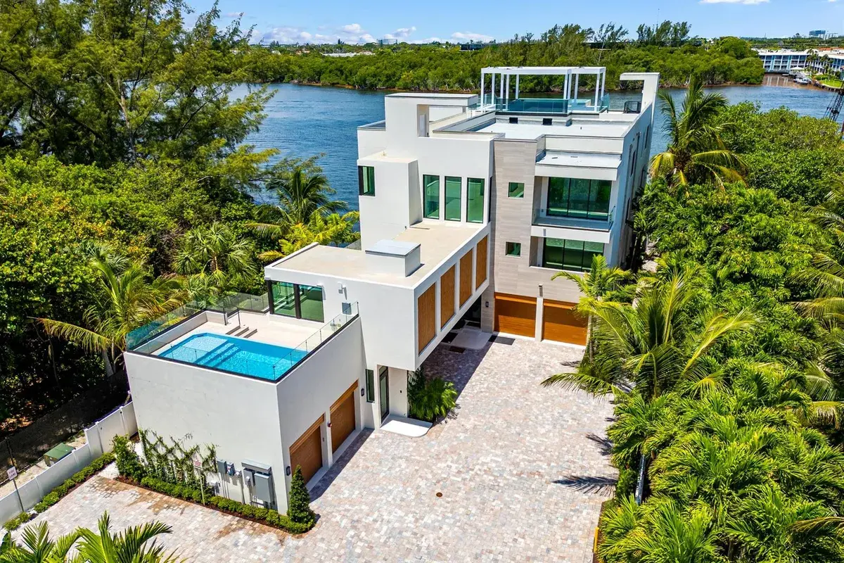 900 Lago Mar Lane, Boca Raton FL 33431