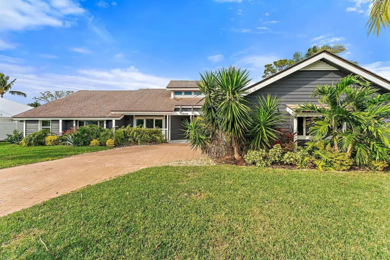 10440 SE Jupiter Narrows Drive, Hobe Sound FL 33455 photo 3