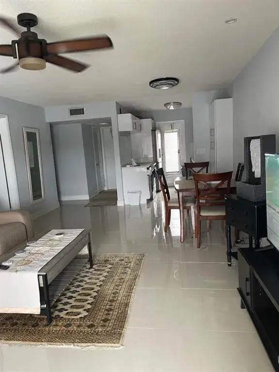2200 Diana Drive # 315, Hallandale Beach FL 33009