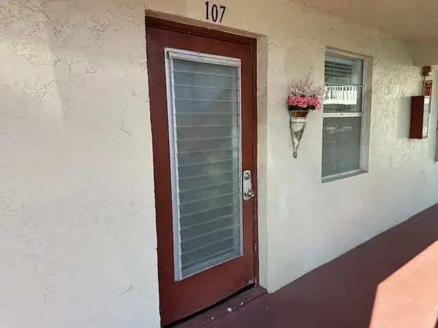 21 Abbey Lane # 107, Delray Beach FL 33446 photo 2