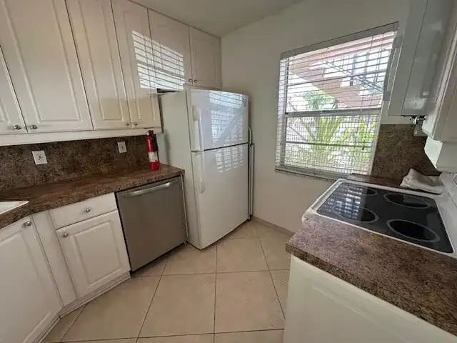 21 Abbey Lane # 107, Delray Beach FL 33446 photo 3