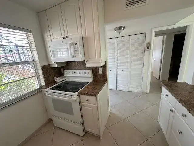 21 Abbey Lane # 107, Delray Beach FL 33446 photo 4