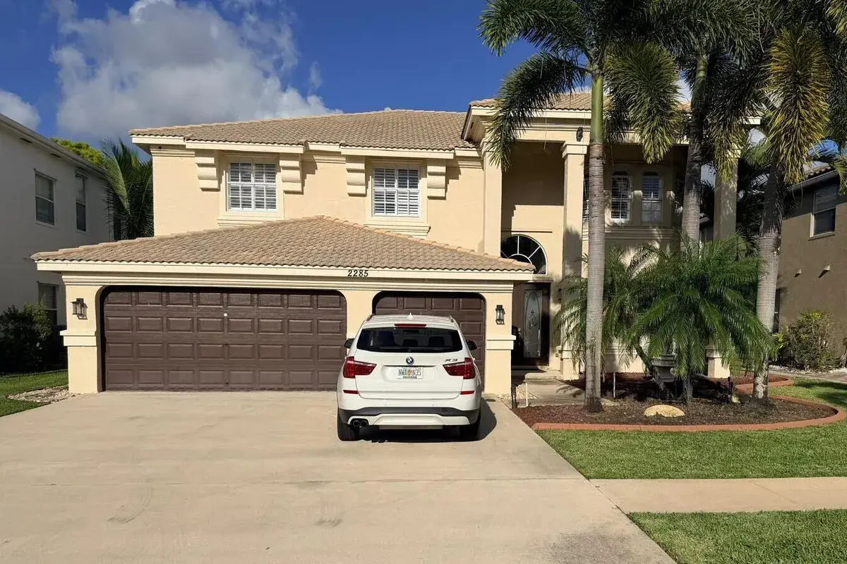 2285 Ridgewood Circle, Royal Palm Beach FL 33411