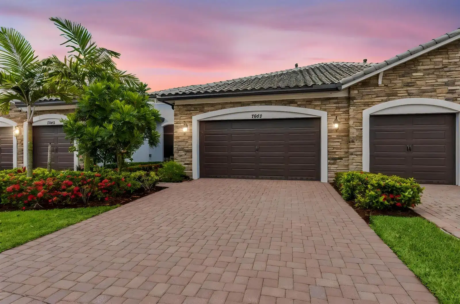 7642 N Blue Spring Drive, Parkland FL 33067 photo 3