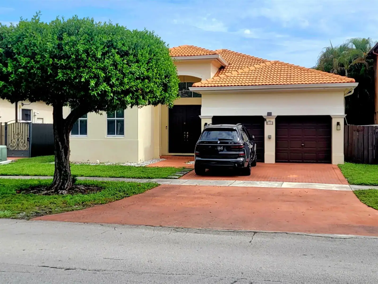 8781 NW 178th Street, Hialeah FL 33018 photo 3