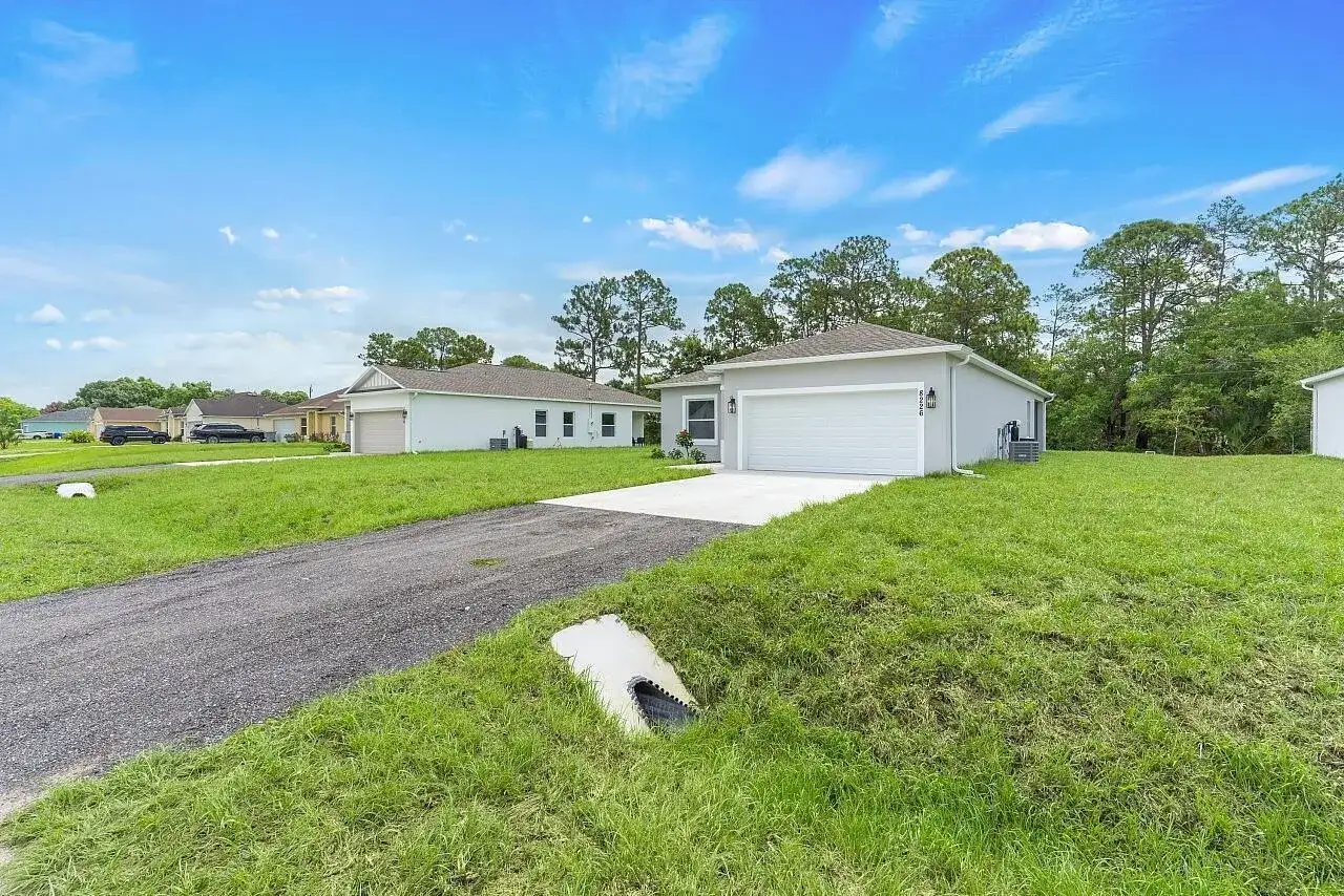 8226 104th Court, Vero Beach FL 32967 photo 5