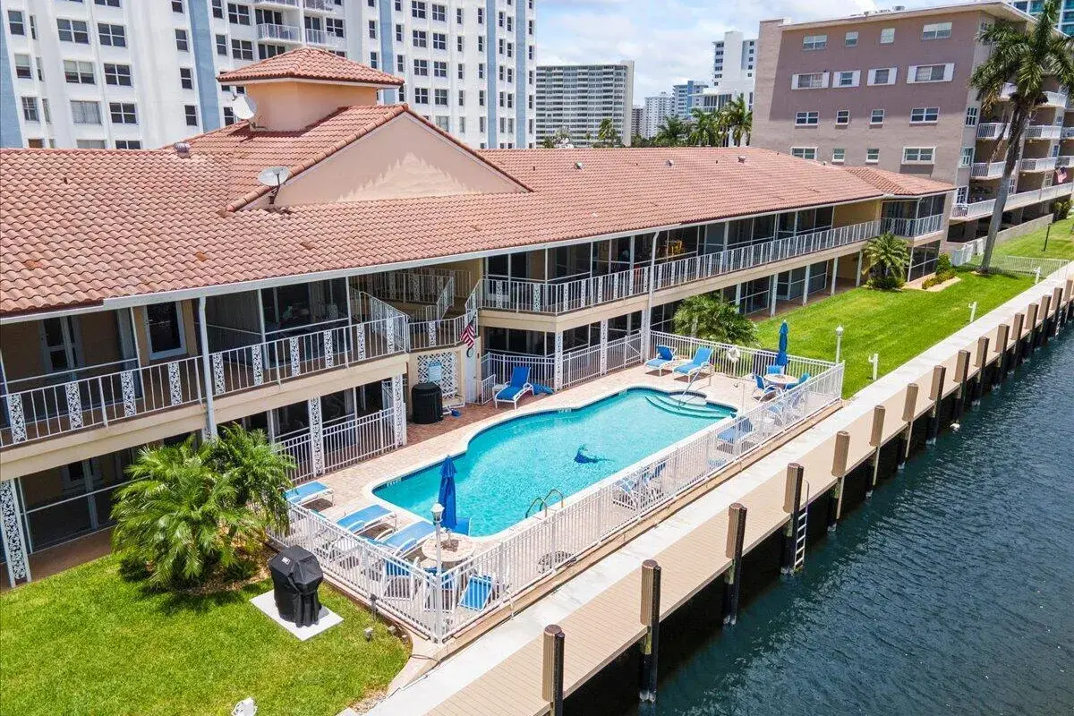 2864 NE 33rd Court # 205, Fort Lauderdale FL 33306