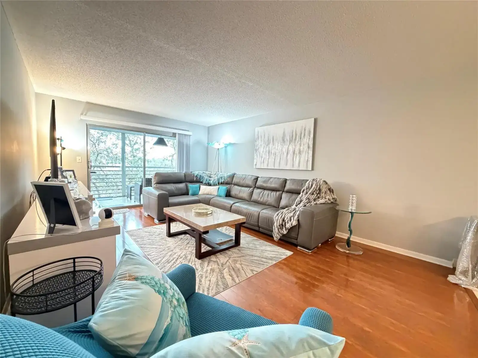 2304 Lucaya Lane # L4, Coconut Creek FL 33066 photo 2