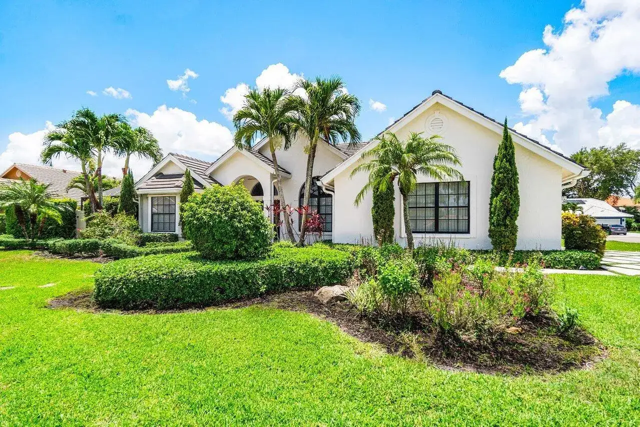 2470 Sandstone Court, Wellington FL 33414 photo 2