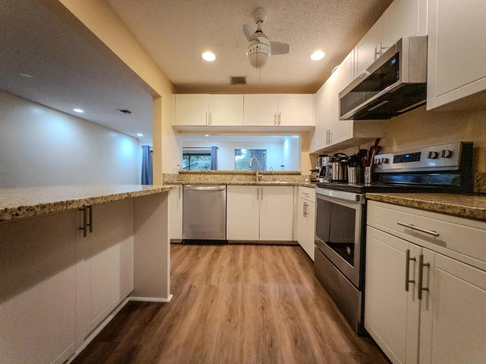 2011 E Discovery Cir Circle E, Deerfield Beach FL 33442