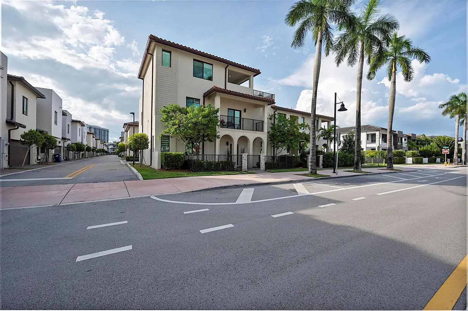 8321 Central Park Boulevard, Doral FL 33166
