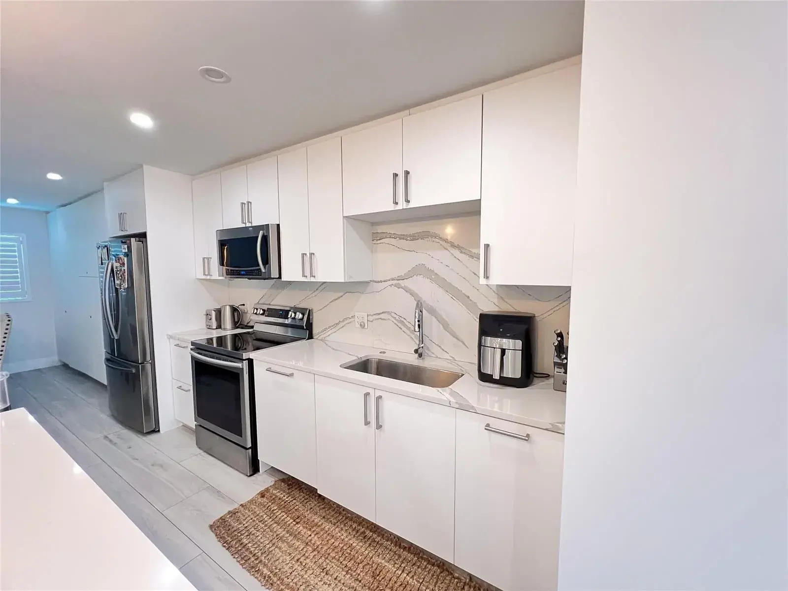 2115 NE 37th Drive # 121, Fort Lauderdale FL 33308
