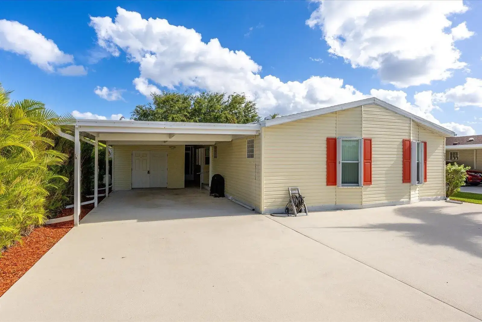 7654 Red Crossbill Court, Port St. Lucie FL 34952 photo 2
