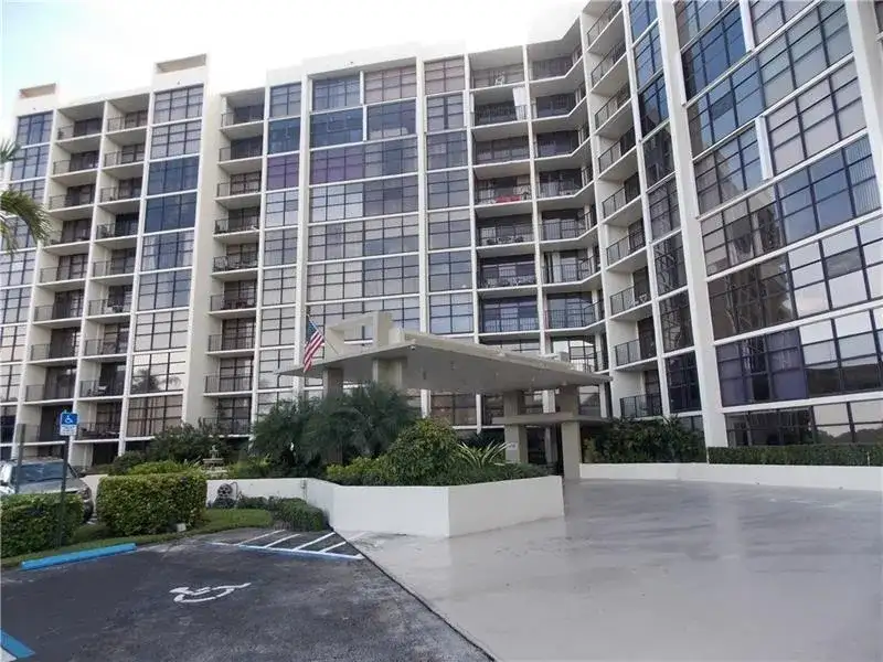 600 Parkview Drive # 531, Hallandale Beach FL 33009 photo 2