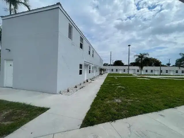 4393 Windsor Avenue # 4, West Palm Beach FL 33407 photo 3