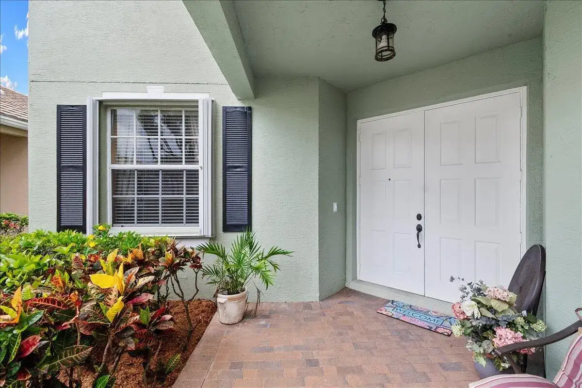 135 Hamilton Terrace, West Palm Beach FL 33414 photo 3