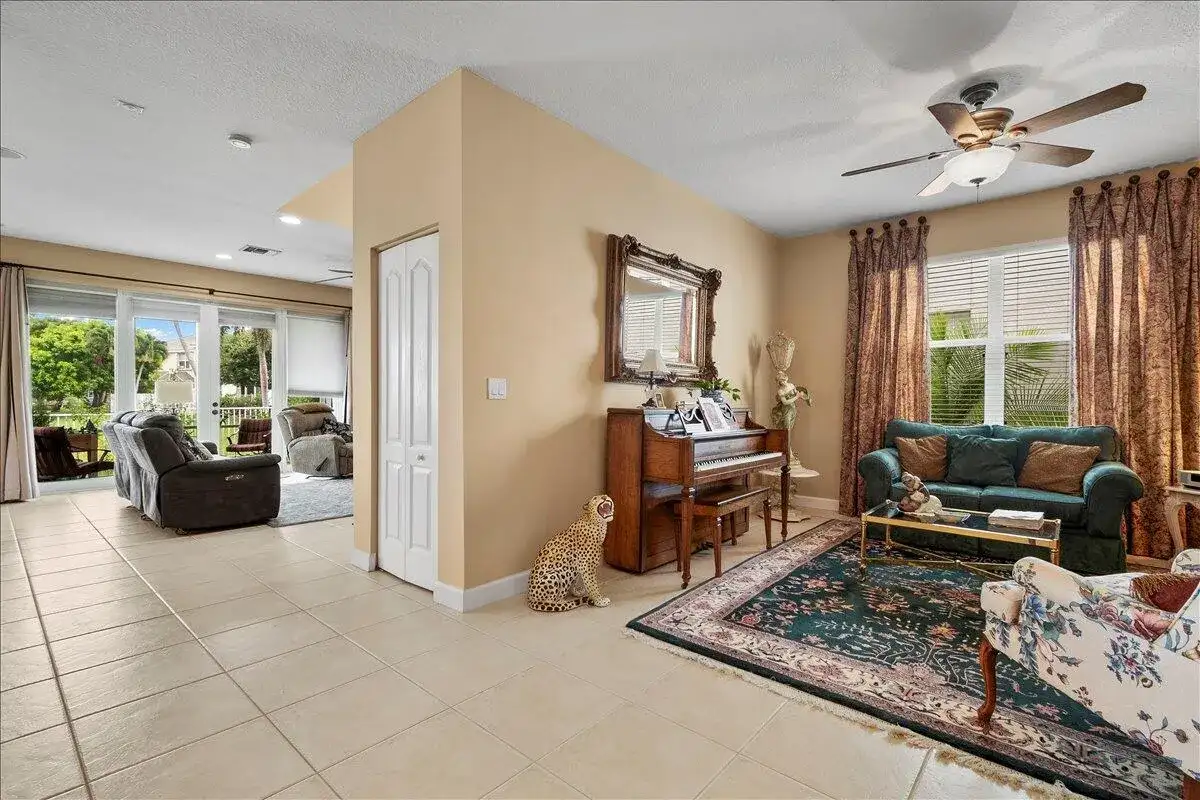 135 Hamilton Terrace, West Palm Beach FL 33414 photo 4