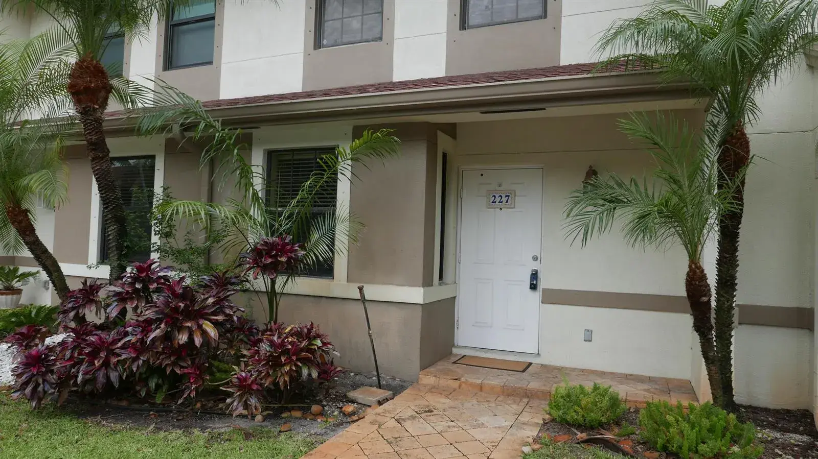 227 City View Drive, Fort Lauderdale FL 33311