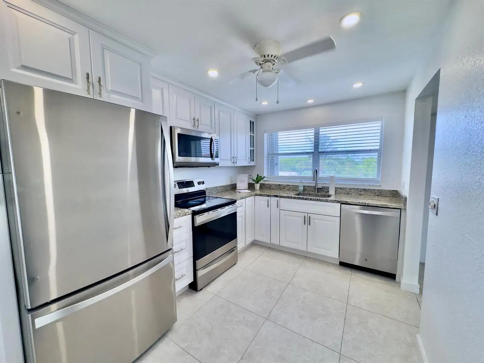 2016 S Federal Highway # 404, Boynton Beach FL 33435 photo 2