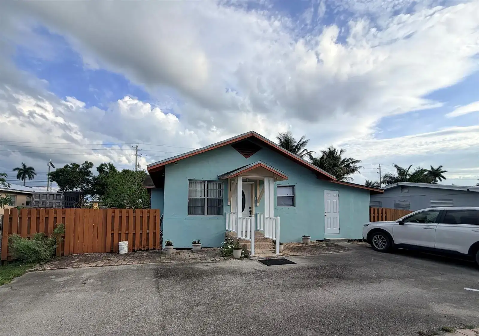 208 NW Avenue H Place, Belle Glade FL 33430 photo 2