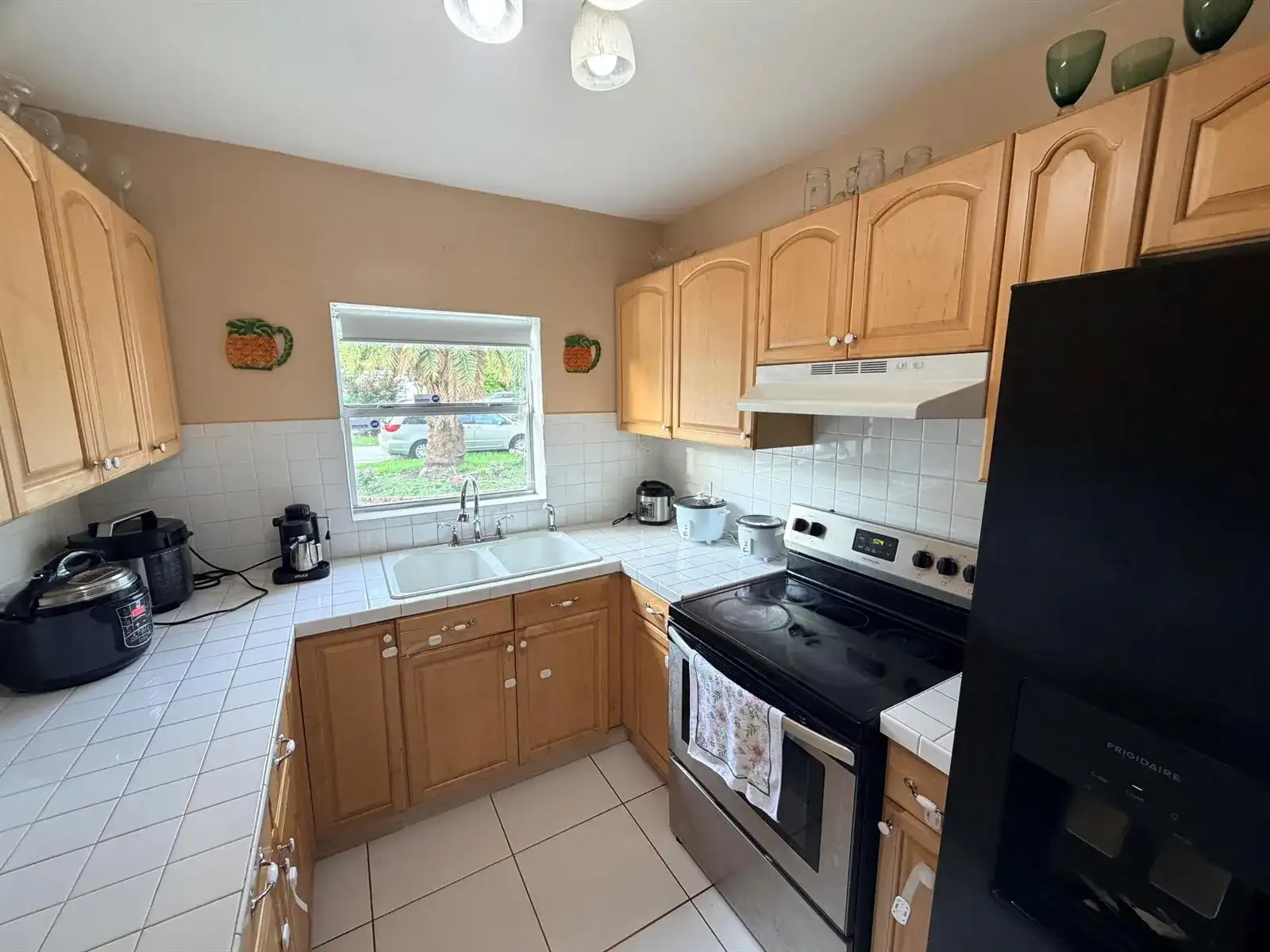 208 NW Avenue H Place, Belle Glade FL 33430 photo 3