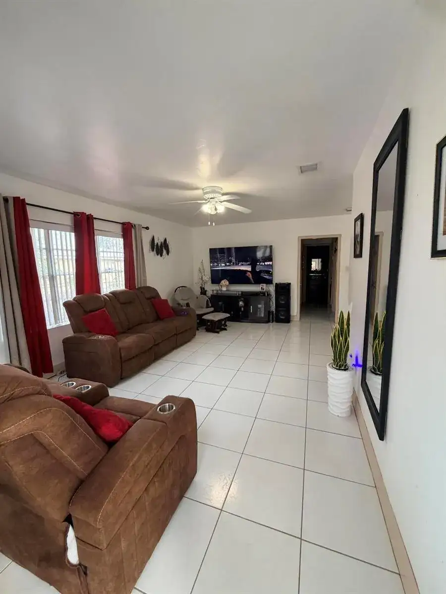 208 NW Avenue H Place, Belle Glade FL 33430 photo 5