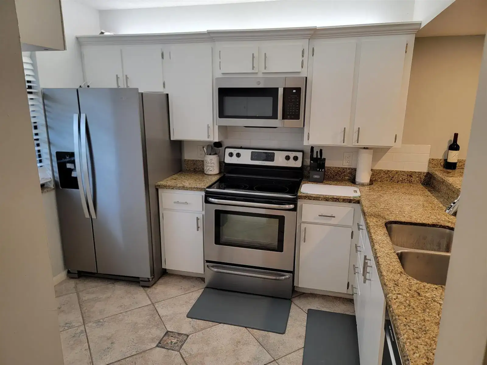 3540 Whitehall Drive # 106, West Palm Beach FL 33401 photo 2