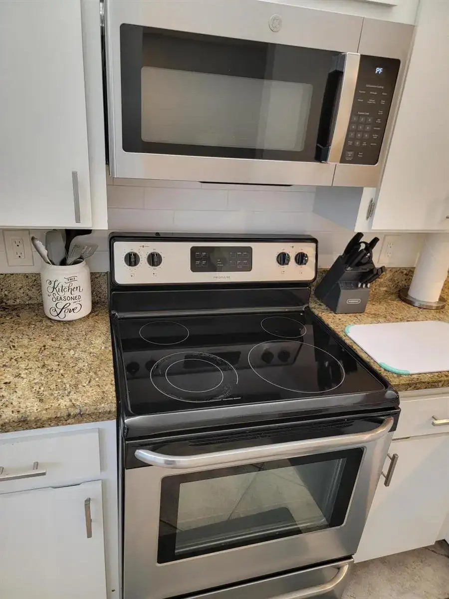 3540 Whitehall Drive # 106, West Palm Beach FL 33401 photo 3
