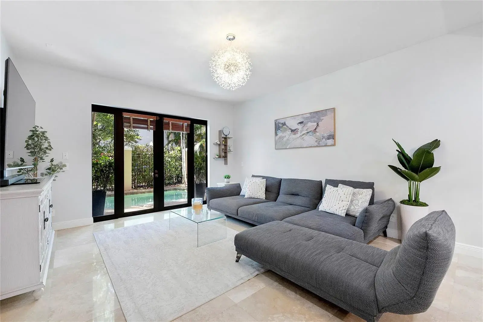 430 NE 7th Avenue # 430, Fort Lauderdale FL 33301