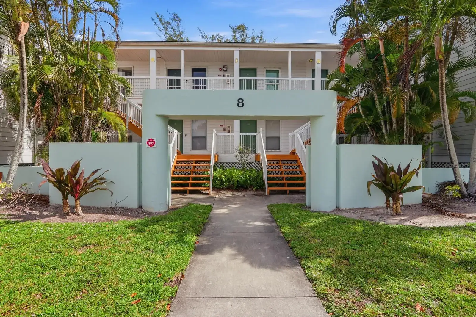 250 Cypress Point Drive, Palm Beach Gardens FL 33418 photo 2