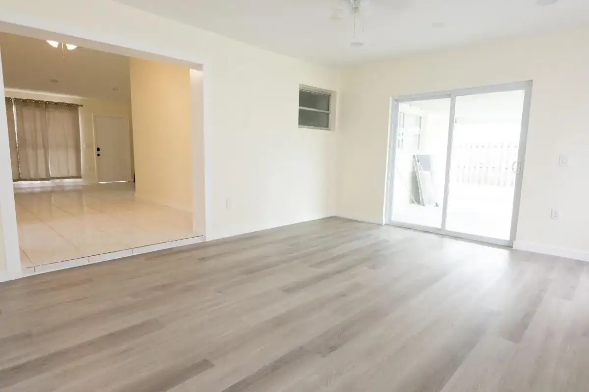 11500 NW 35th Place, Sunrise FL 33323 photo 3