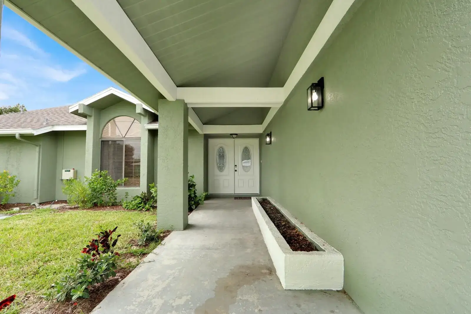 362 SE Crosspoint Drive, Port St. Lucie FL 34983 photo 3