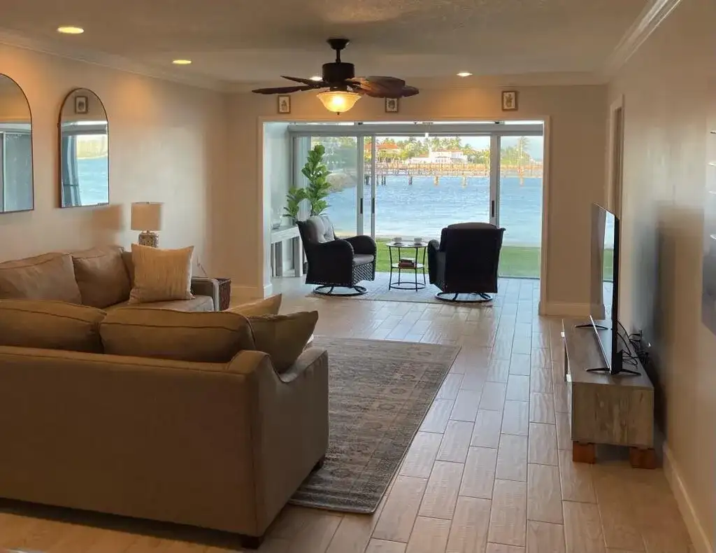 410 Wilma Circle # 103, Riviera Beach FL 33404 photo 5