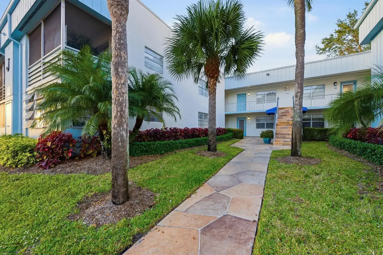 442 Normandy J, Delray Beach FL 33484 photo 2