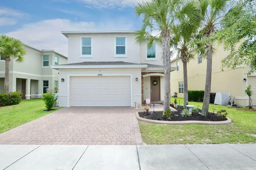 1945 NW Cataluna Circle, Port St. Lucie FL 34986 photo 2