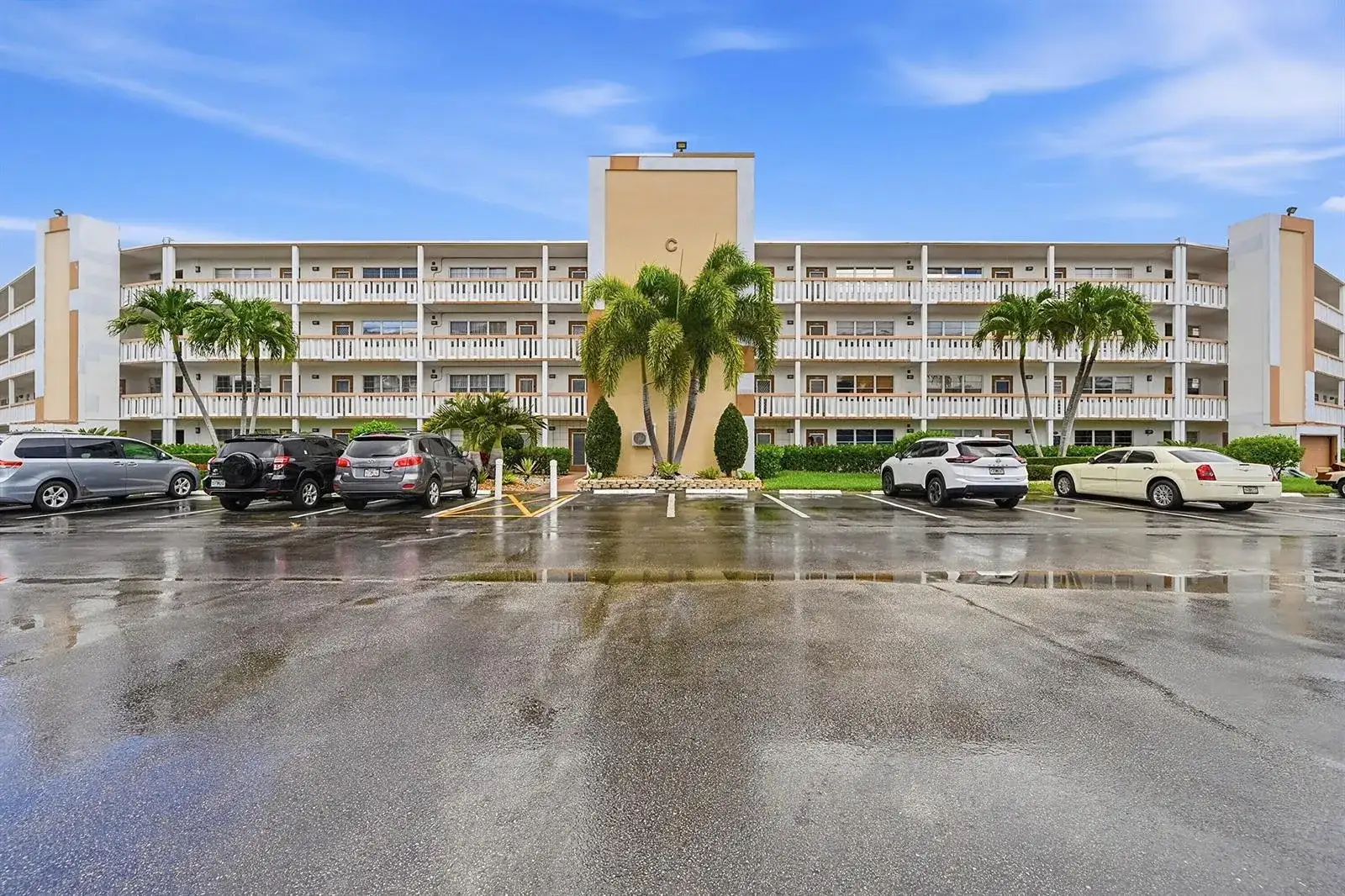 1043 Cornwall C, Boca Raton FL 33434 photo 2