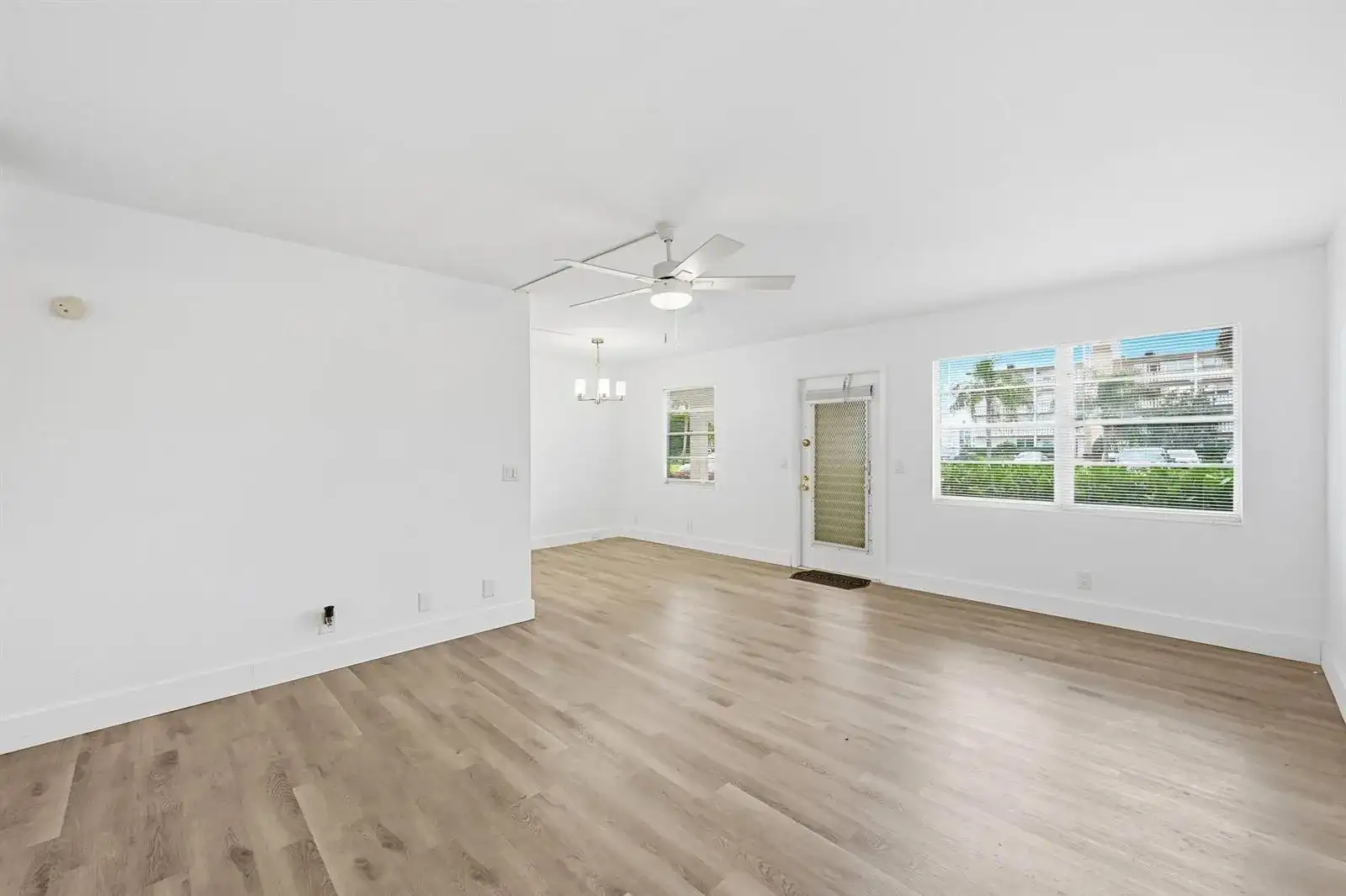 1043 Cornwall C, Boca Raton FL 33434 photo 3