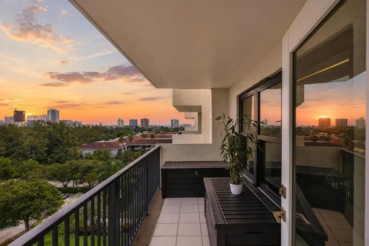 3200 Port Royale Drive N # 910, Fort Lauderdale FL 33308