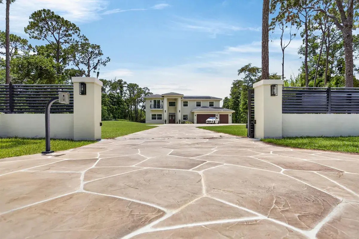 6077 NW 71st Terrace, Parkland FL 33067