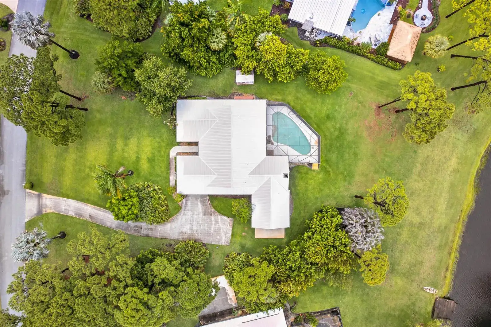 441 NE Town Terrace, Jensen Beach FL 34957 photo 2