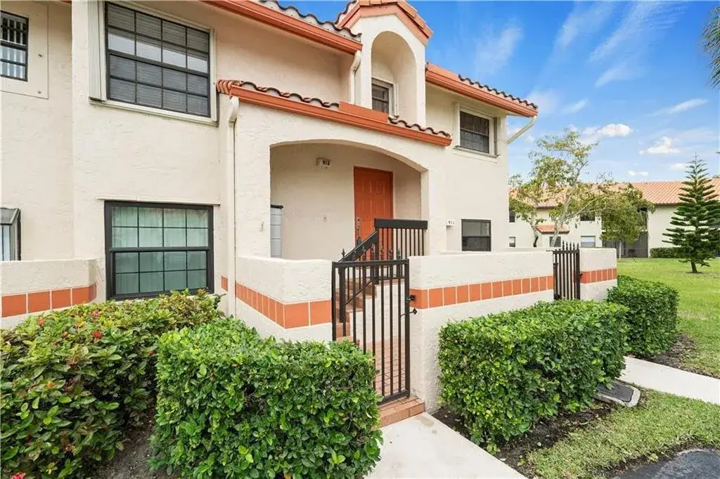 912 Congressional Way, Deerfield Beach FL 33442