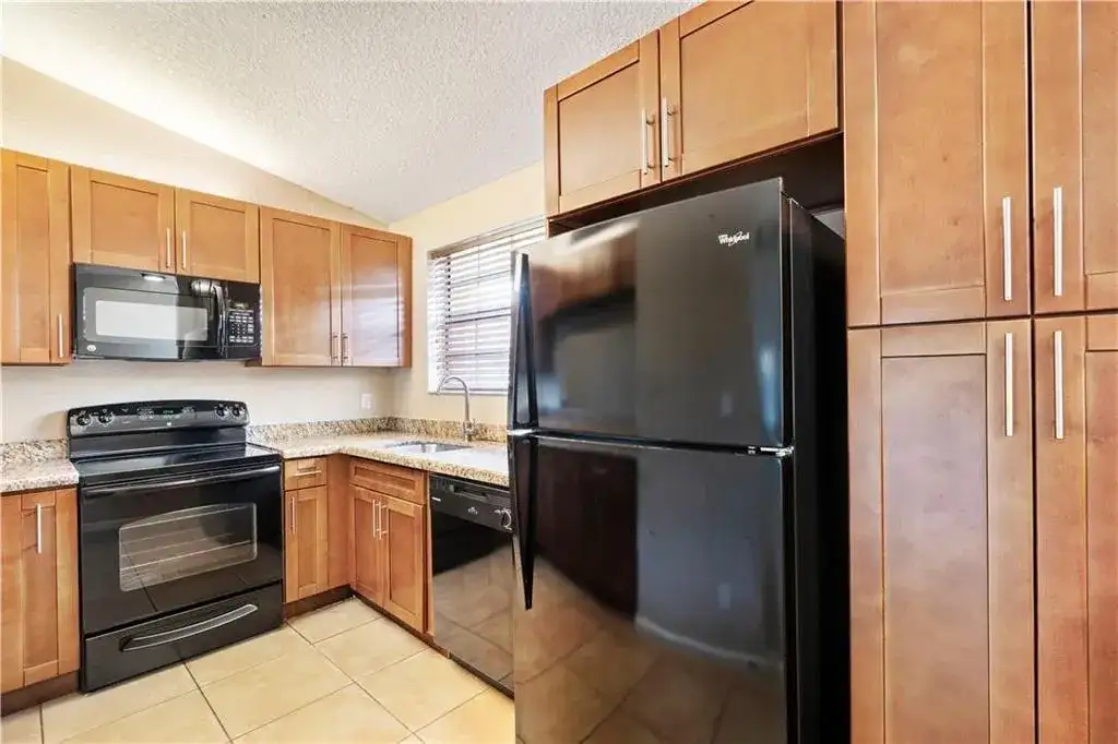912 Congressional Way, Deerfield Beach FL 33442 photo 4